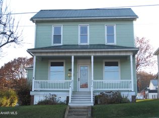 817 W 2nd St, Williamsburg, PA 16693