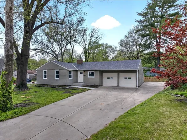 5105 W 73rd St, Prairie Village, KS 66208