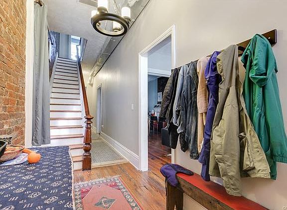 4th image of 4 E Clay St