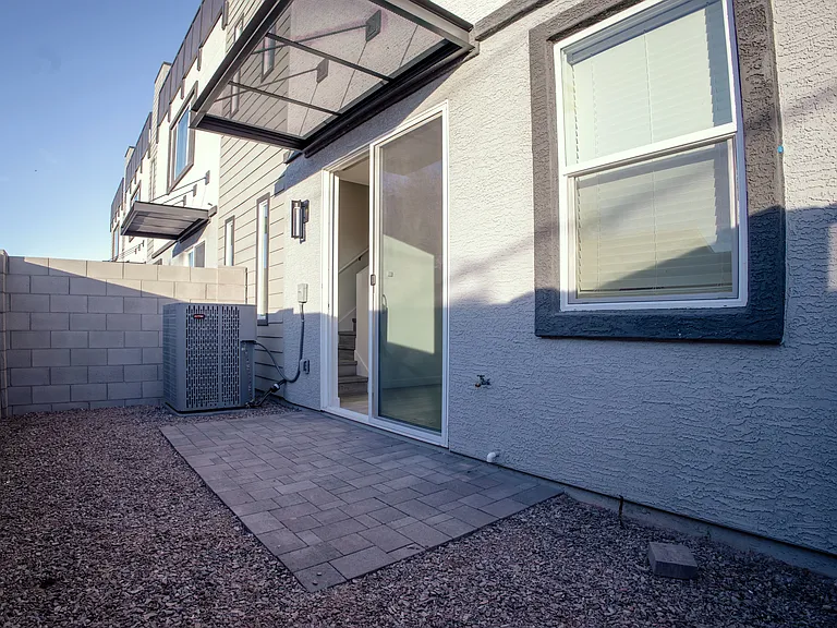 1968 E Don Carlos Ave — Photo 11