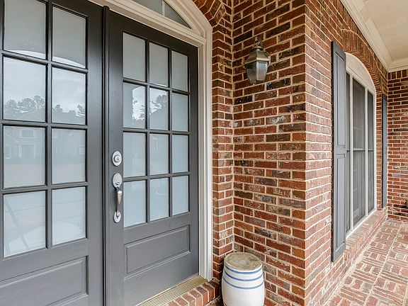 3rd image of 745 Brittany Manor Ln