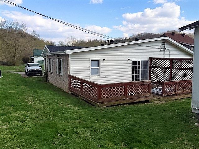 2nd image of 211 Greentown Ln