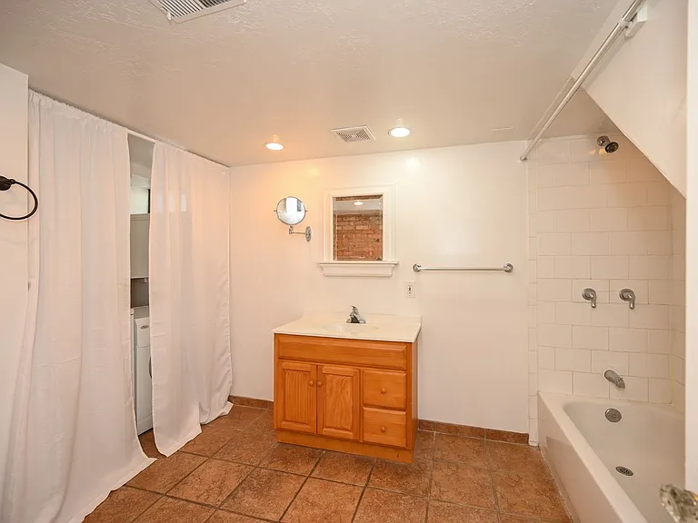 2789 S Alden St — Photo 24