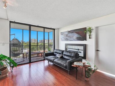 3401 N Country Club Dr APT 701, Aventura, FL, 33180