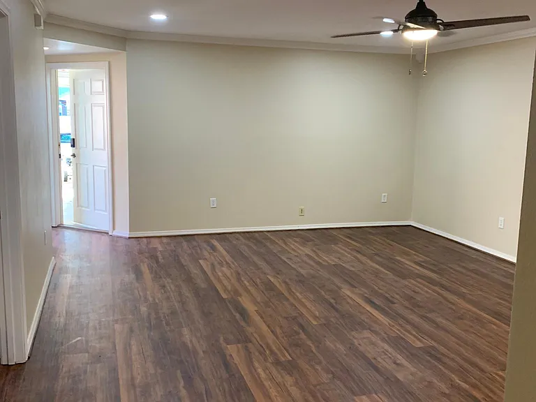 1817 Paverstone Ln — Photo 5