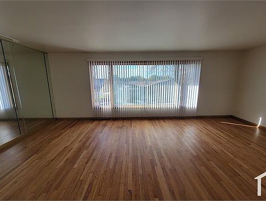 5th image of 9225 S Cregier Ave #2