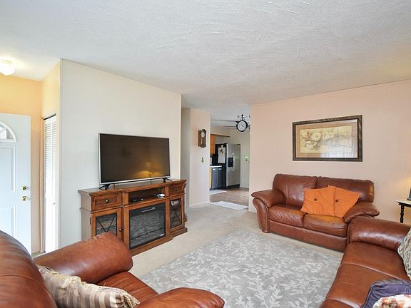 3rd image of 4384 Saint Dominic Dr