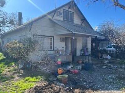 313 N 1st St, Central Pt, OR, 97502