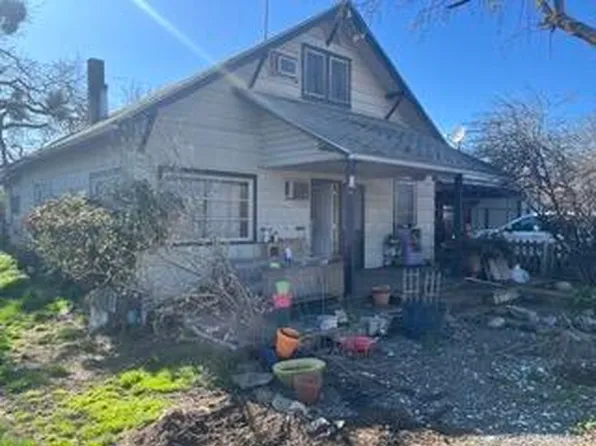 313 N 1st St, Central Pt, OR 97502