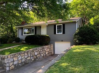 2717 Karnes Rd, Saint Joseph, MO 64505