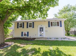 422 Beaver Dr, Streamwood, IL 60107