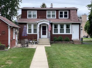 6906 W Niles Ter, Niles, IL 60714