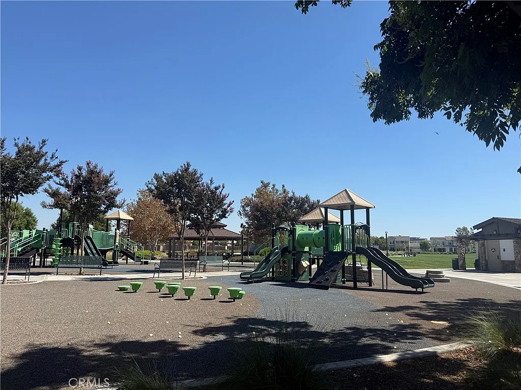 1 bed, 750 sqft, $800 — Photo 3