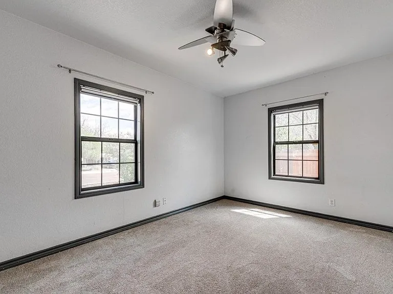 1102 Barnes Ave — Photo 12