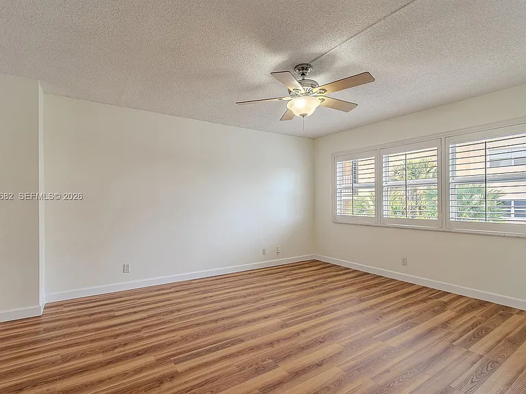 121 Golden Isles Dr #201 — Photo 20