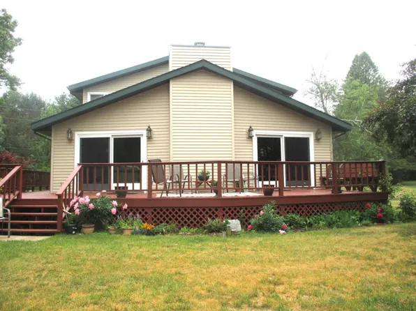 272 Carriage Road, Montello, WI 53949