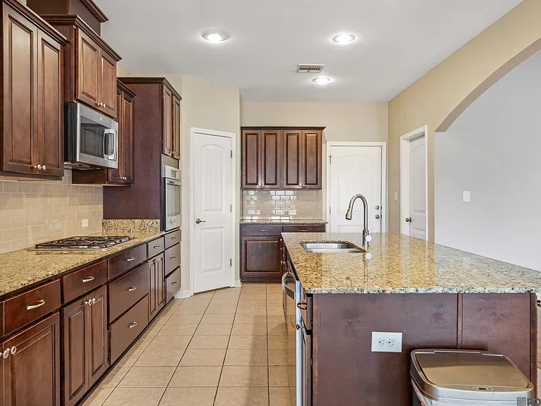 13440 Larch Ct — Photo 7