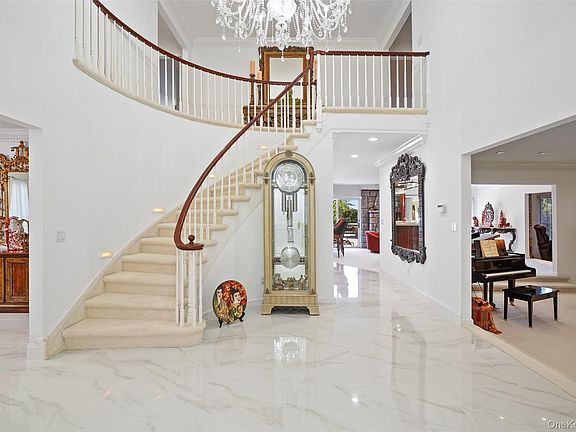 5th image of 109 Mamaroneck Road