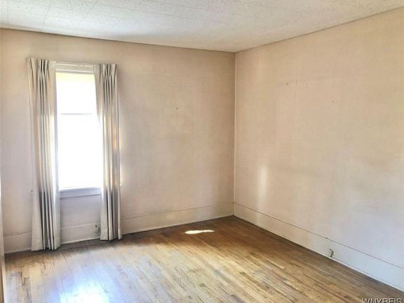 5th image of 78 Milford St