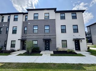2861 Summers Pl, Troy, MI 48084