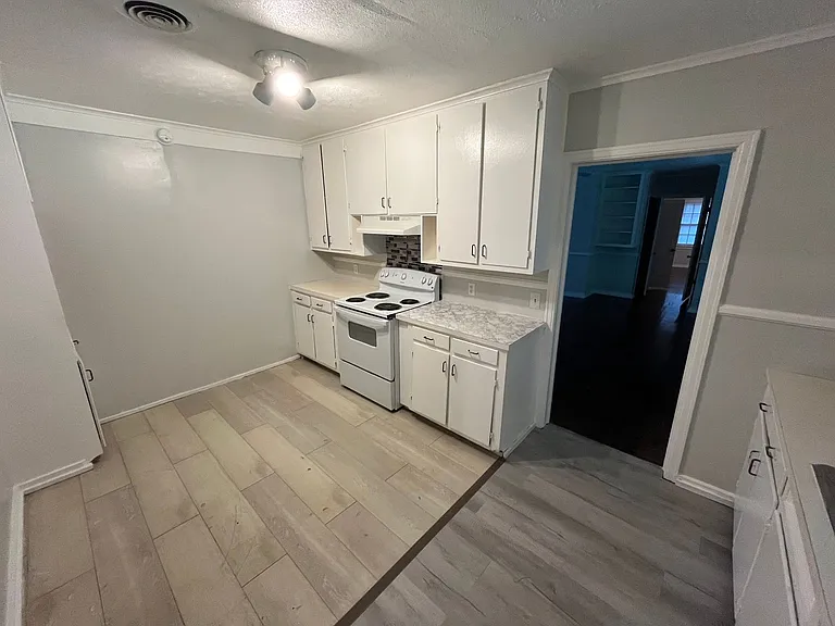 111 Robinhood Rd — Photo 5