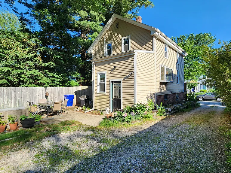 20 Lincoln Ave — Photo 3