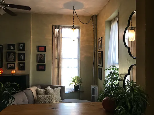 Rented by 50 Stanhope LLC | media 16