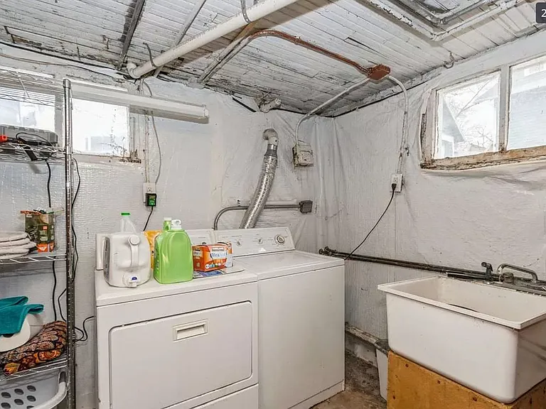 1323 Kirkwood Ave — Photo 16