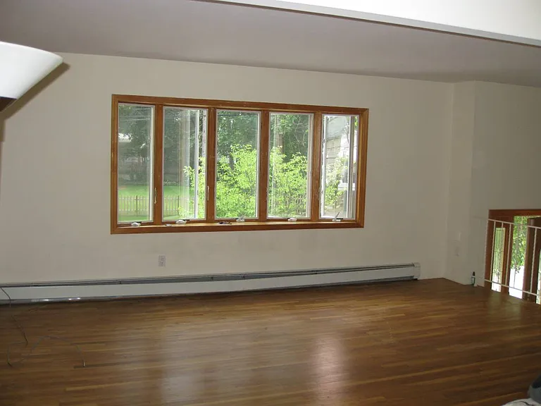 Maple St — Photo 2