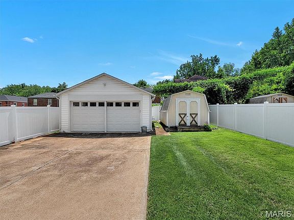 4th image of 7448 Hillsdale Dr