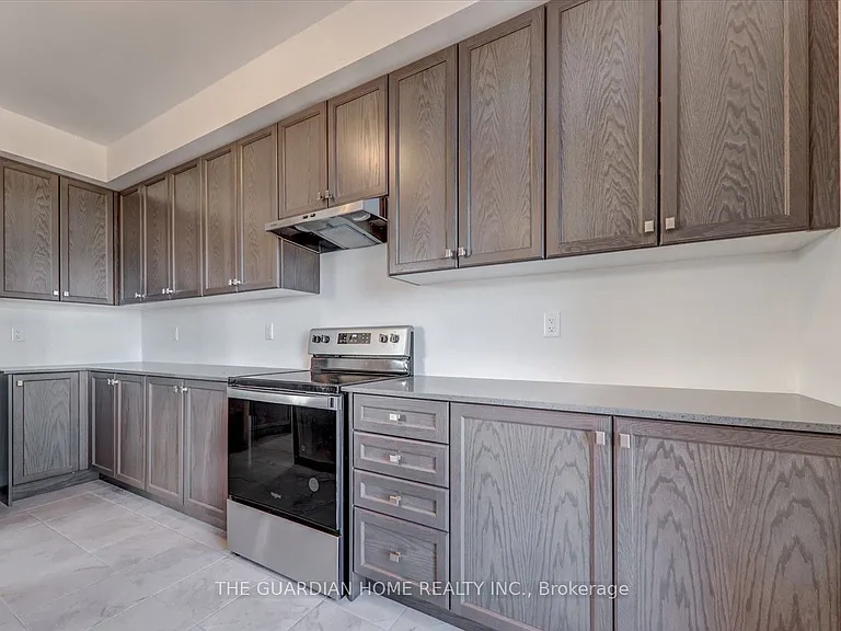 2913 Nakina St — Photo 11