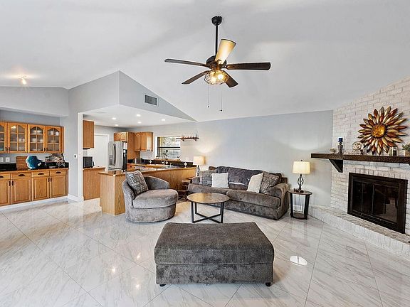 5th image of 3934 NW 70th Avenue