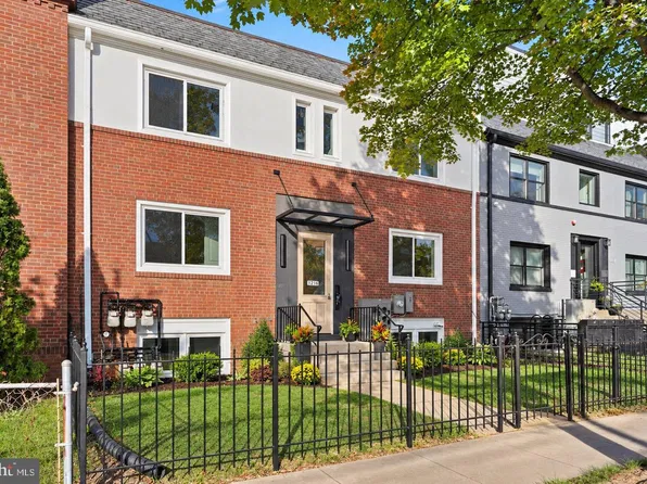 1216 Raum St NE, Washington, DC 20002