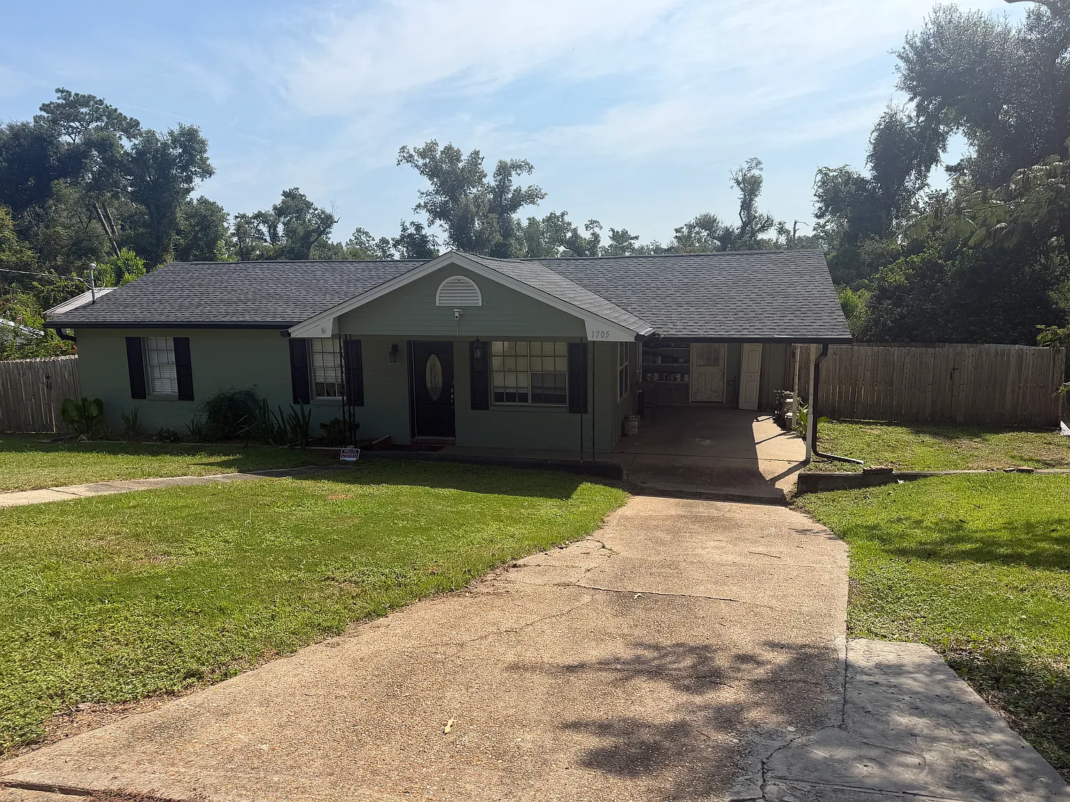 3 bed, 1000 sqft, $1,500 — Photo 1