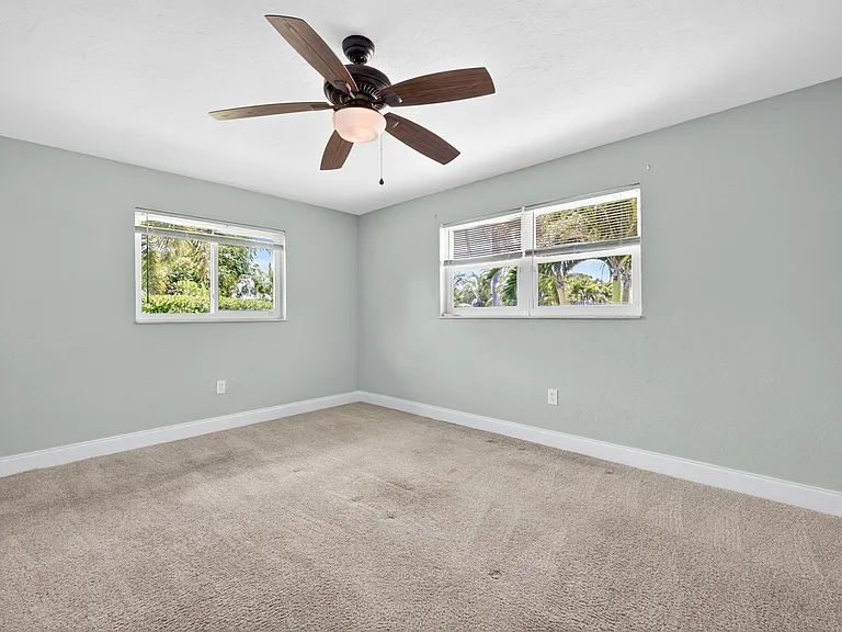 4419 N Pacific Cir — Photo 11