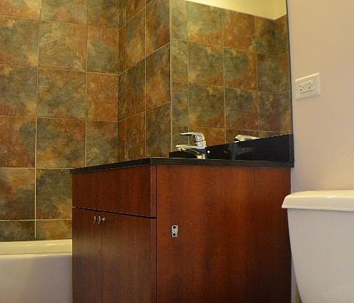 4th image of 2303 S Michigan Ave APT 206