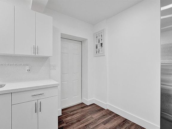 5th image of 1555 NW 24th Ct #1
