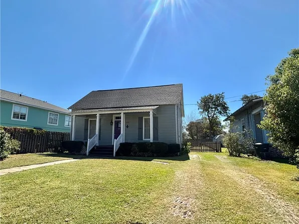 1034 Iris St, Lake Charles, LA 70601