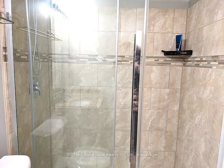 3227 King St E #610 — Photo 10