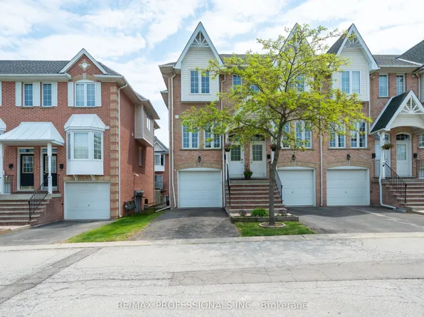 3480 Upper Middle Rd #12, Burlington, ON L7M 4S1