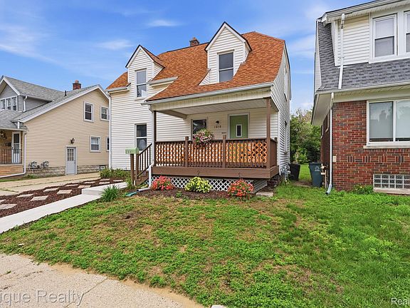 2nd image of 1010 Pearson St
