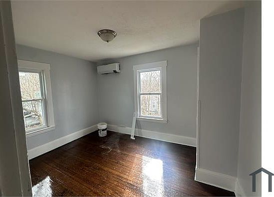 1st image of 19 Algonquin Pl #2