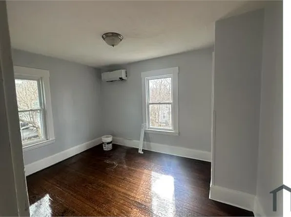 19 Algonquin Pl #2, Springfield, MA 01104