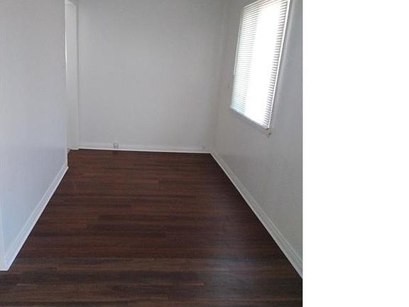 4th image of 1101 W 101st St