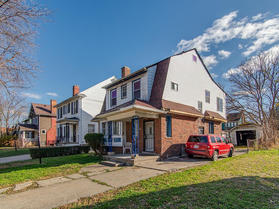 2nd image of 3265 Gladstone St
