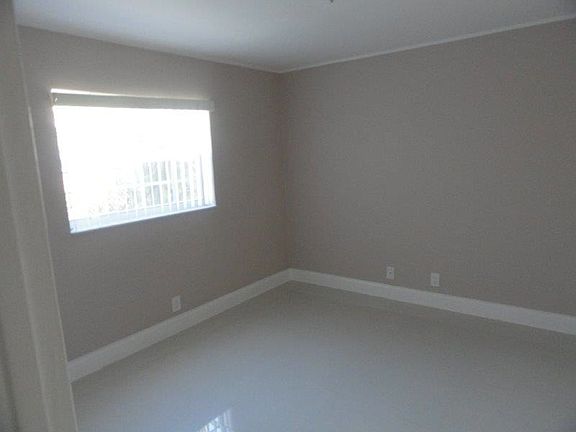 5th image of 5705 NE 3rd Ave
