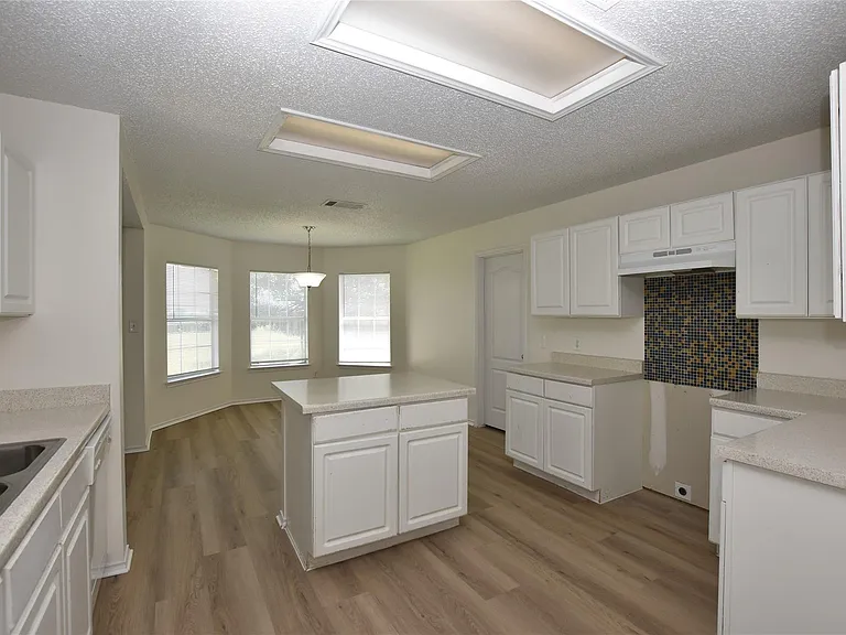 17701 Dansworth Dr — Photo 2