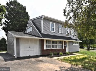 38 Candle Rd, Levittown, PA 19057