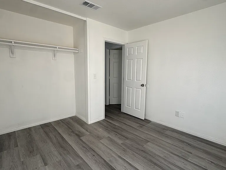 1836 Stacey Ct — Photo 10