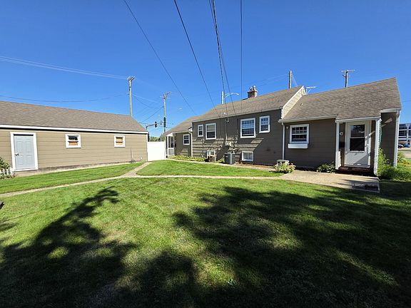 2nd image of 1725 Locust St